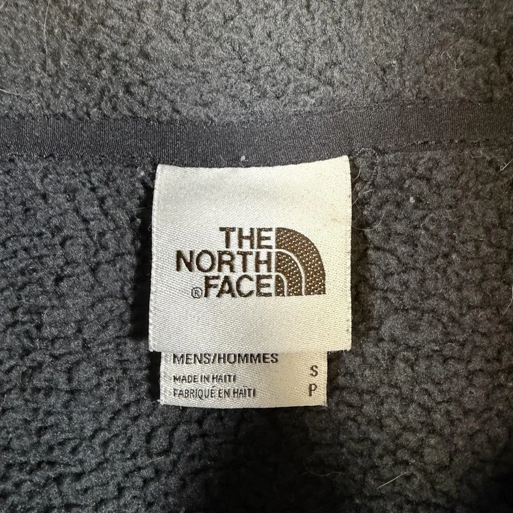 The North Face Pullover Mens Small Gray 1/4 Zip Fleece Hiking NF0A3YR8